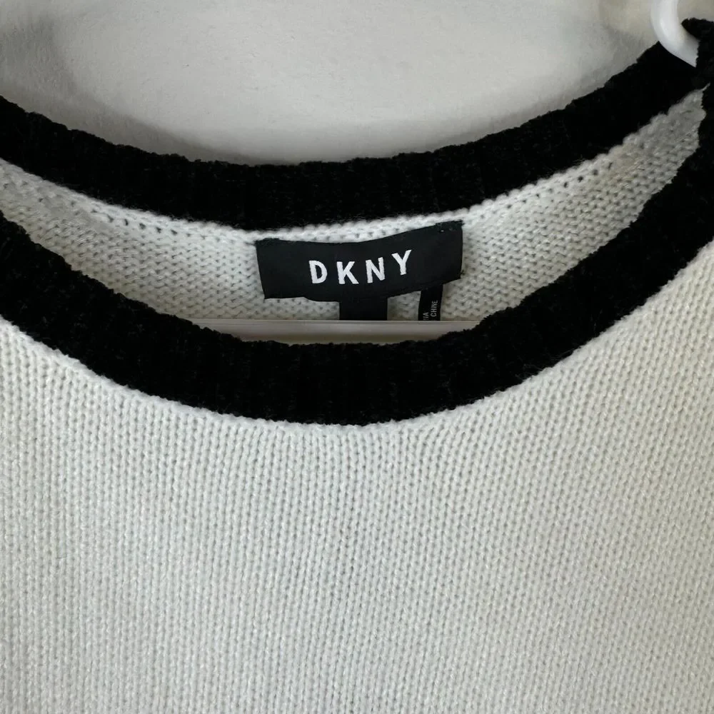 DKNY Sweater Womens Size XS Off White Black Fuzzy Textured Fall Winter‎ NWT - Picture 3 of 8